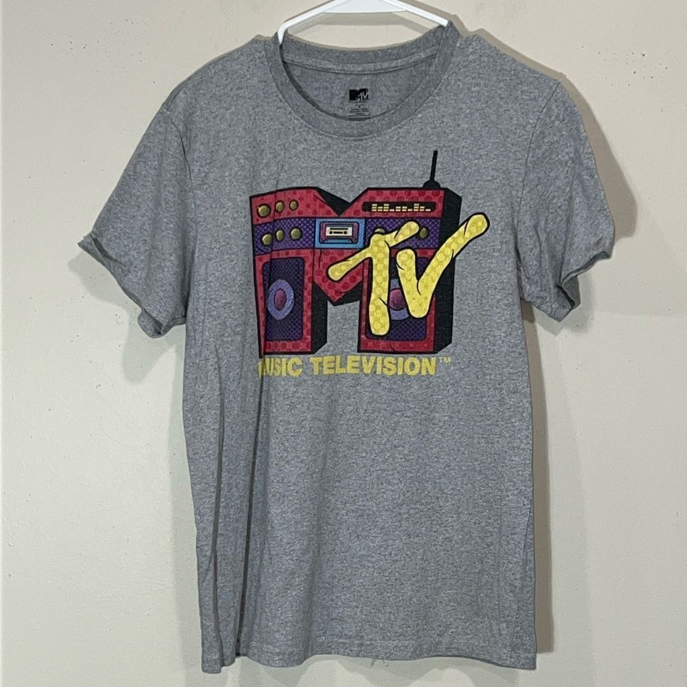 Cute Retro MTV Logo Short Sleeve T-Shirt. Size Medium